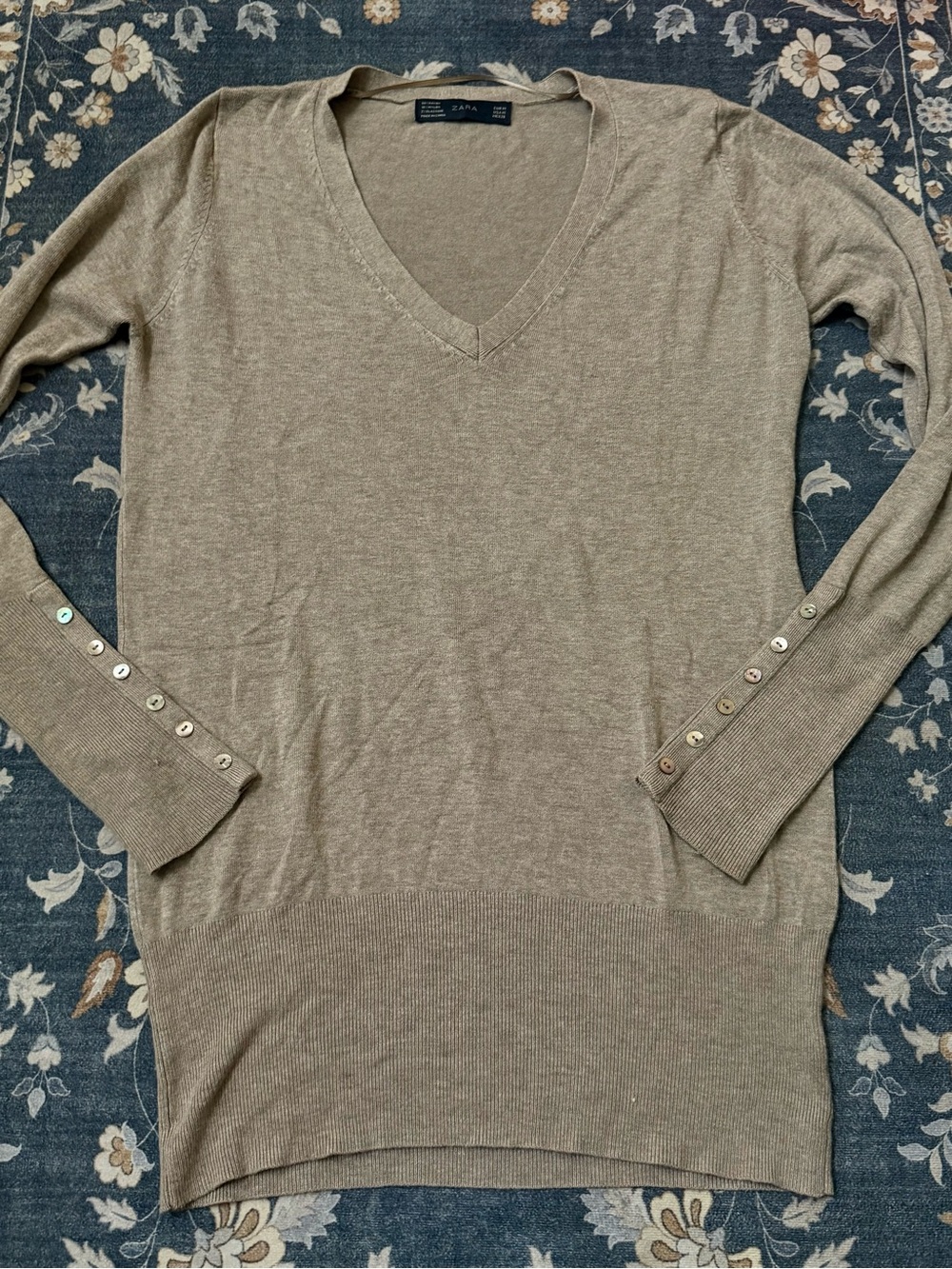 Zara Beige Vneck Pearl Button Detail Basic Euro Soft Sweater Size M